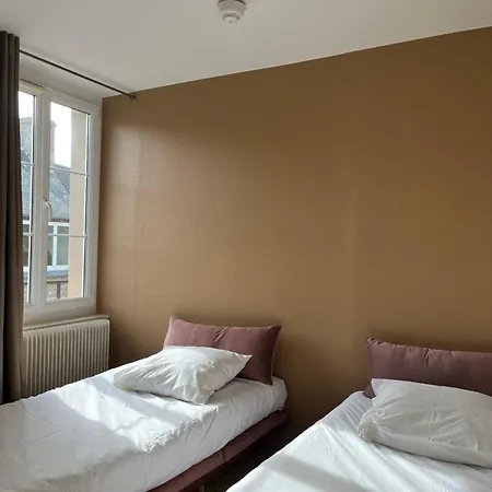 מלון Logis Restaurant Au Site Normand 3*