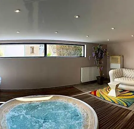 Hotel Logis Hotel Spa Restaurant Au Site Normand Clecy