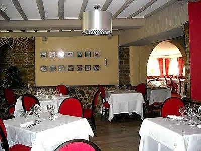 Logis Restaurant Au Site Normand 호텔 Clécy