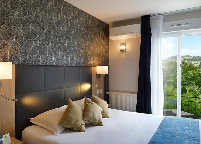 Logis Hotel Spa Restaurant Au Site Normand 3* Clecy