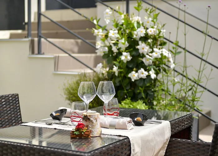 Hotel Logis Hotel Spa Restaurant Au Site Normand Clecy