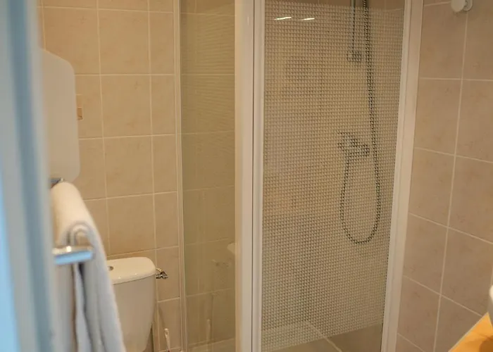 Hotel Logis Hotel Spa Restaurant Au Site Normand Clecy