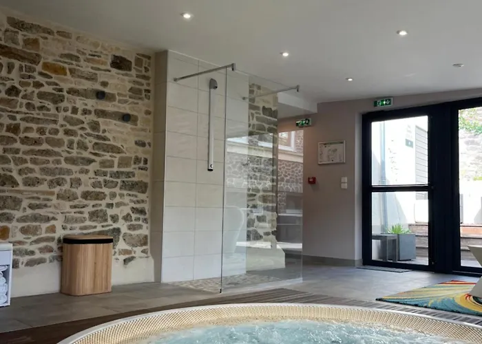 Hotel Logis Hotel Spa Restaurant Au Site Normand